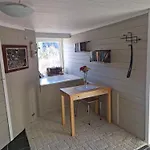 Casa de hóspedes Cosy Living Room, Bedroom And Bathroom And Kitchen Area 3*