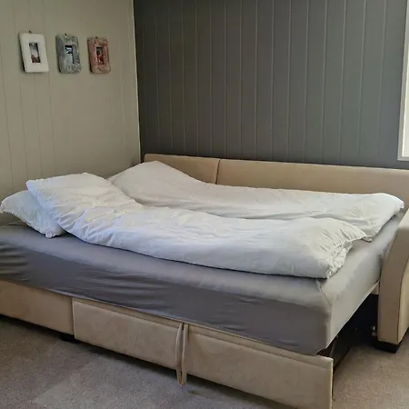 Cosy Living Room, Bedroom And Bathroom And Kitchen Area * Kolavåg
