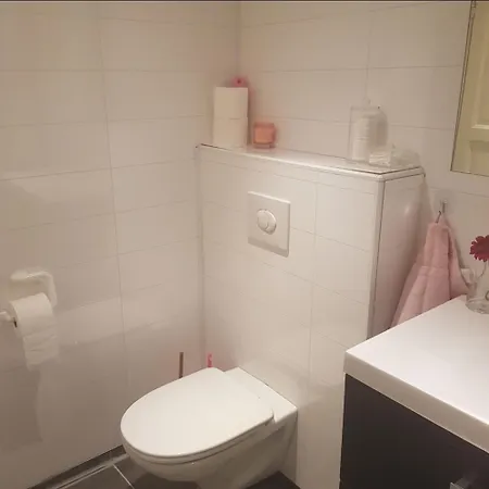 Cosy Living Room, Bedroom And Bathroom And Kitchen Area بيت ضيافة Kolavag
