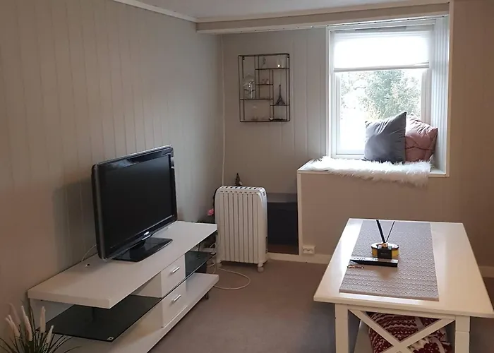 Cosy Living Room, Bedroom And Bathroom And Kitchen Area بيت ضيافة 3*